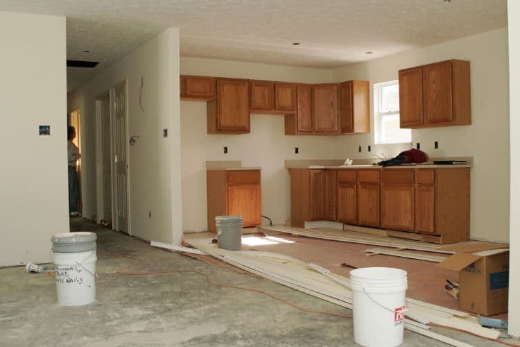 Modular Kitchen vs Carpenter Kitchen in Bangalore – Cost & Quality Comparison